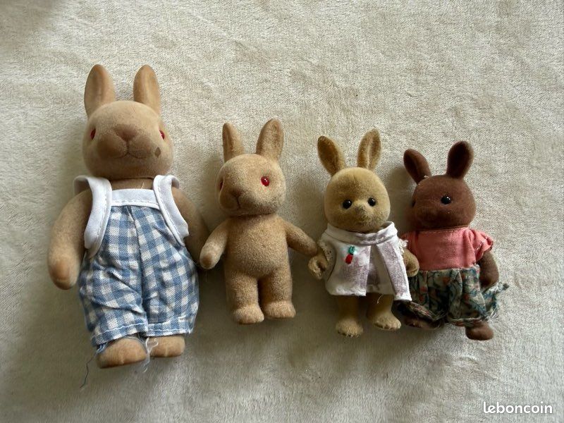 Lot De Figurines Sylvanian Families – Famille Lapin Crème – Vintage – État Correct, Flocage D'usure