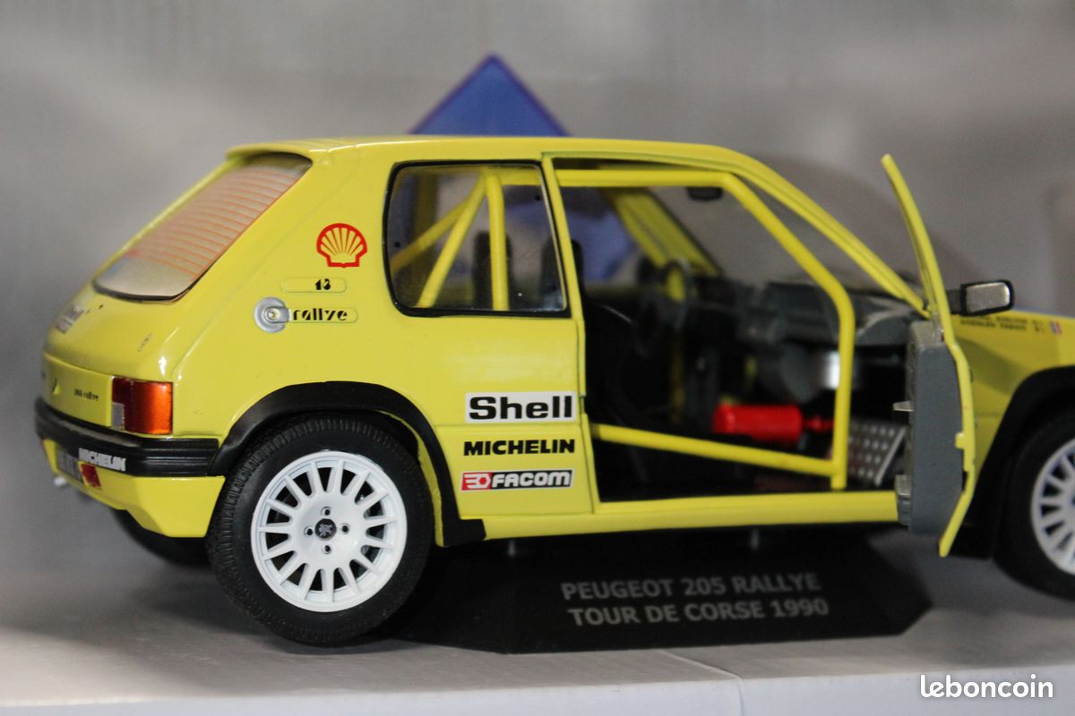 Direction le tour de corse 1990 avec la Peugeot 205 rallye Solido au 1