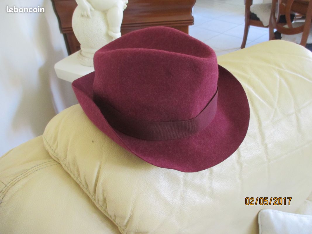 2 beaux chapeaux bordeaux et noir dame (image 2)