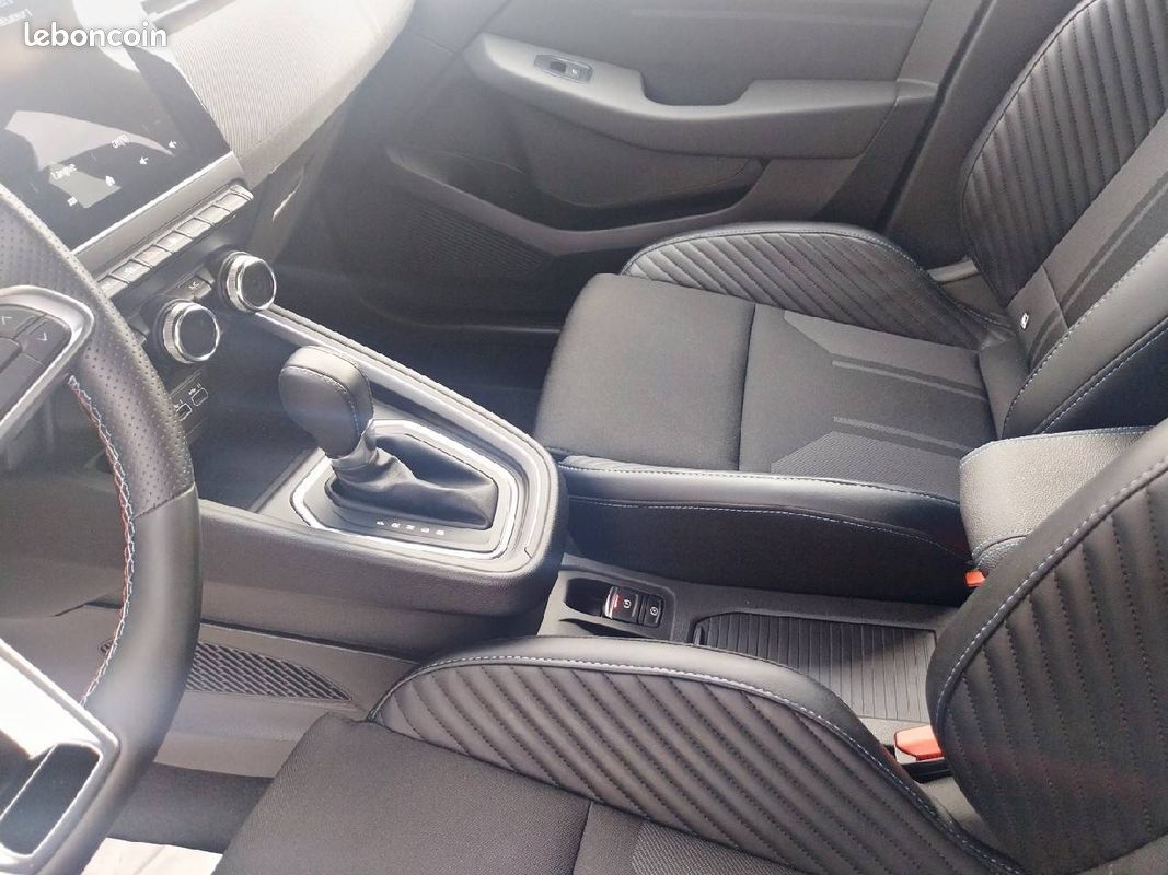 RENAULT Clio E-Tech full hybrid 145 Esprit Alpine (image 12)