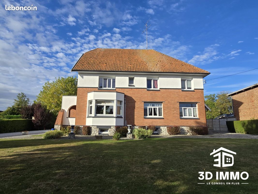 Maison 9 pièces 278 m² · à Avesnelles · 278 m² · 342 000 €