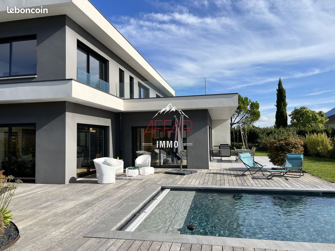Maison 6 pièces 232 m² · à Vétraz-Monthoux · 232 m² · 1 590 000 €