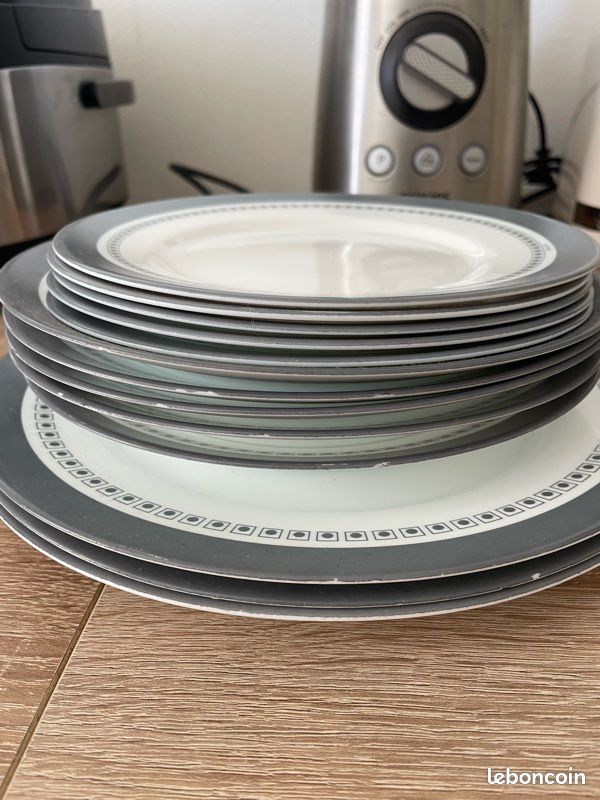Lot assiettes grises (image 2)