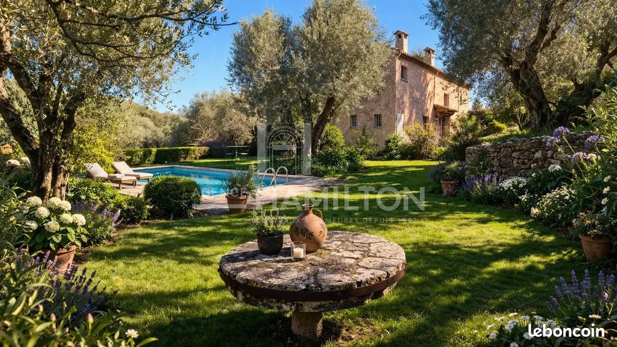 Maison 4 pièces 180 m² · à Le Rouret · 180 m² · 800 000 €