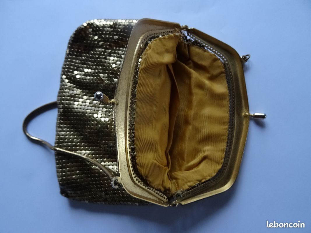 Petit sac de soirée en mailles dorées 1930 (image 1)