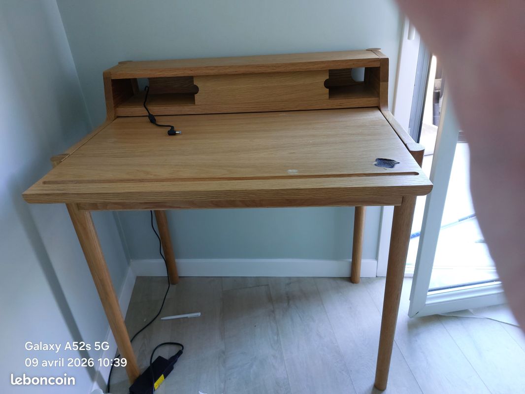 Bureau (image 1)