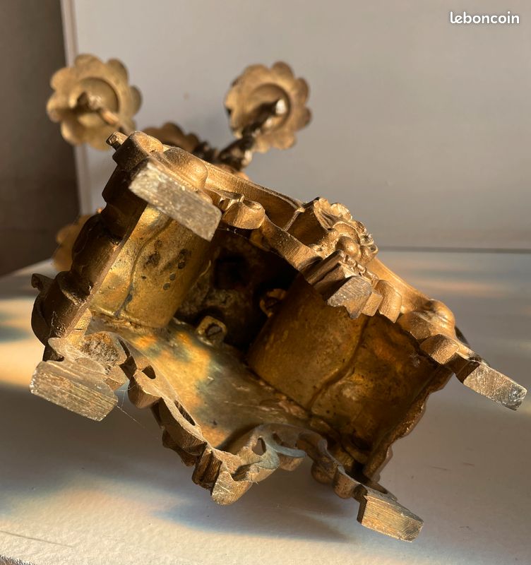 Garniture de cheminée (pendule et candélabres sous cloche) | Demandez