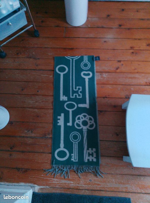 Écharpe casaque Hermès 100 % cachemire porte clefs verte (image 1)