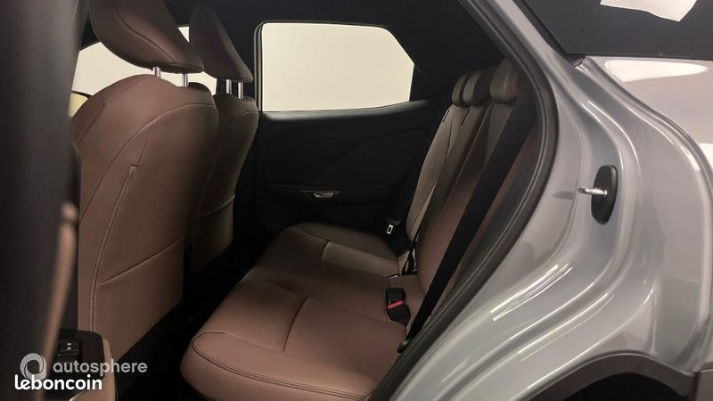 Lexus Lbx 1.5 136ch Elegant 2WD MY26 (image 13)