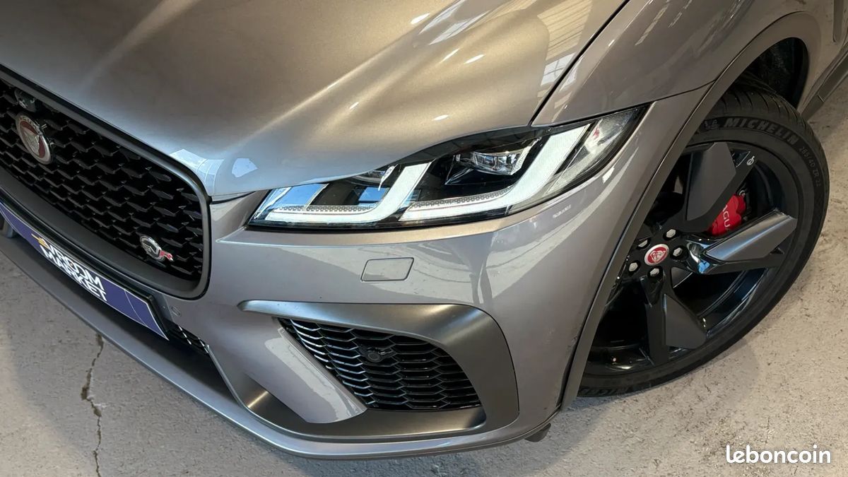 Jaguar F-Pace SVR 5.0 550ch 4x4 - Rare Phase 2 - Toit ouvrant - Son Meridian - Sièges AV/AR et volant chauffants (image 18)