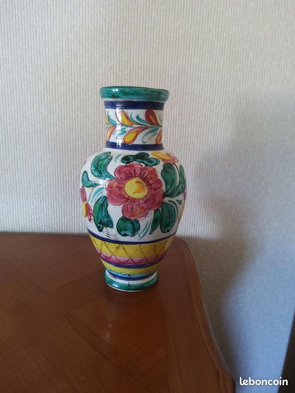 Vase (image 2)