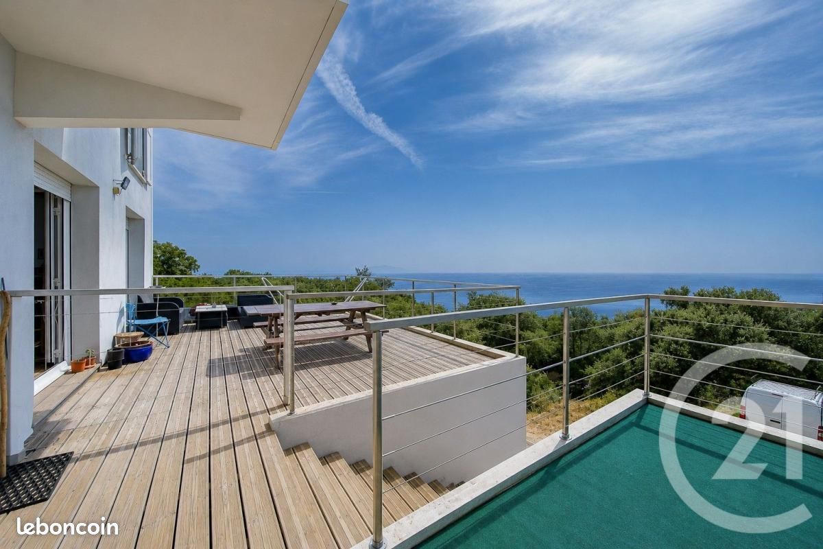 Appartement 10 pièces 250 m² · à Santa-Maria-Di-Lota · 250 m² · 710 000 €