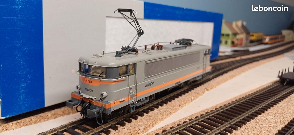 Locomotive Roco BB-25175 SNCF – Livrée Béton – HO – Neuve En Boîte