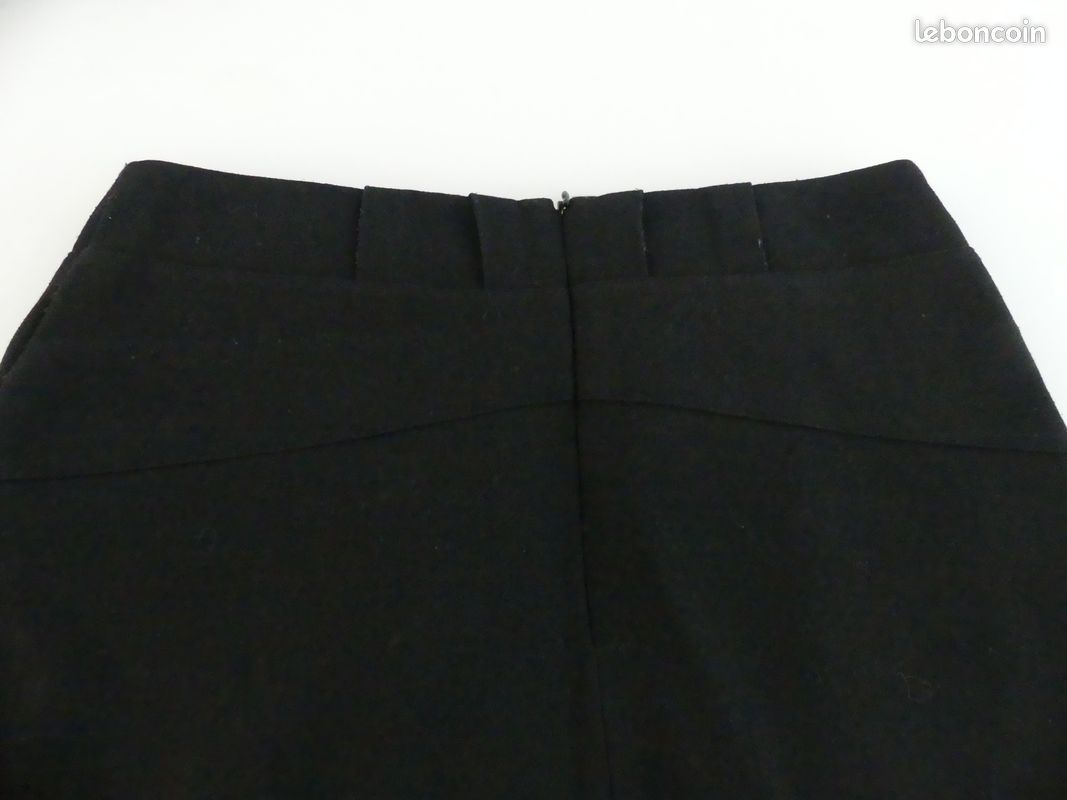 Jupe courte noire T 36 marque vero moda (image 4)