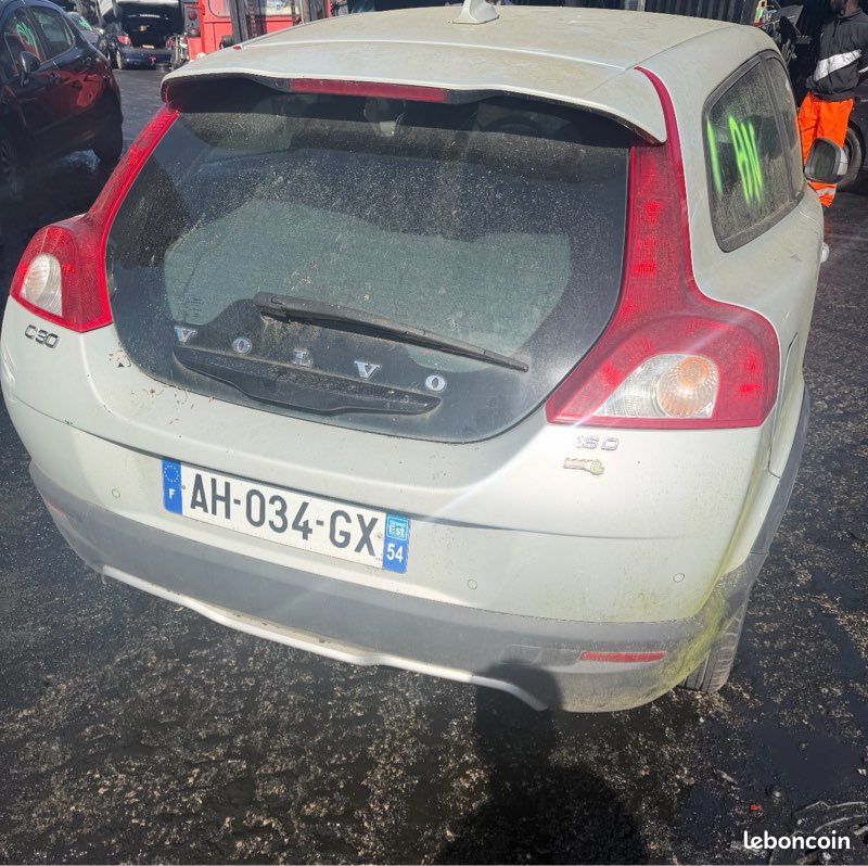 Volvo C30 1.6 TD 16v 110 cv (image 1)