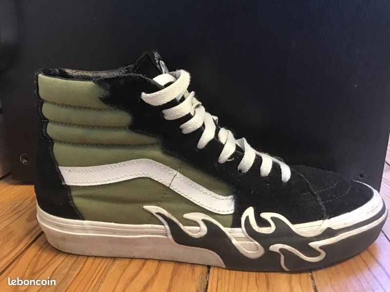 Chaussures Vans noires et vertes (image 4)