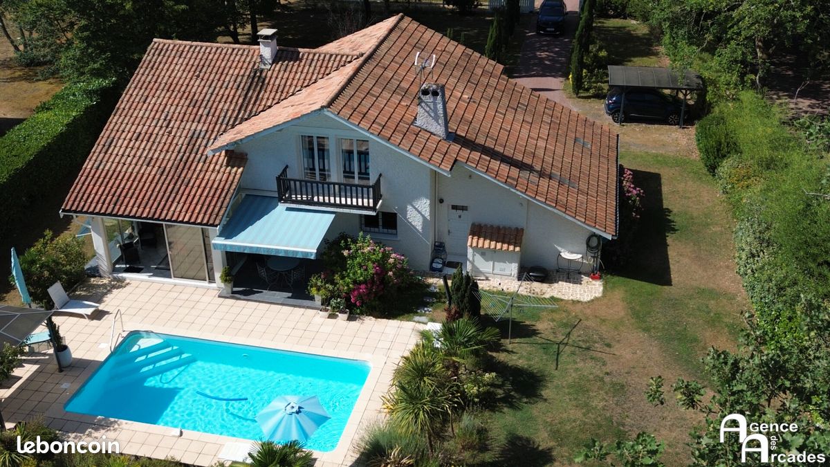 Maison 7 pièces 204 m² · à Saint-Sulpice-Et-Cameyrac · 204 m² · 495 000 €