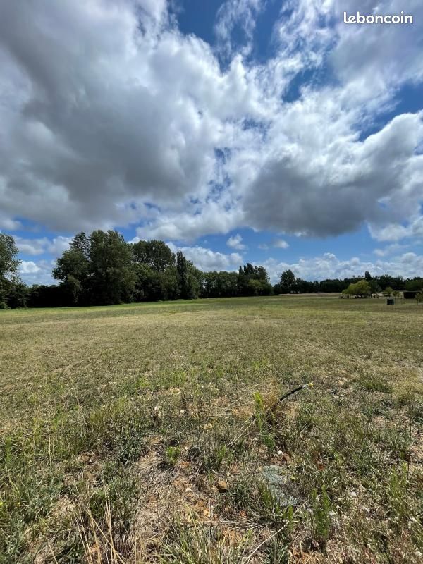 Terrain 1000 m² · à Saint-André-de-Cubzac · 95 000 €
