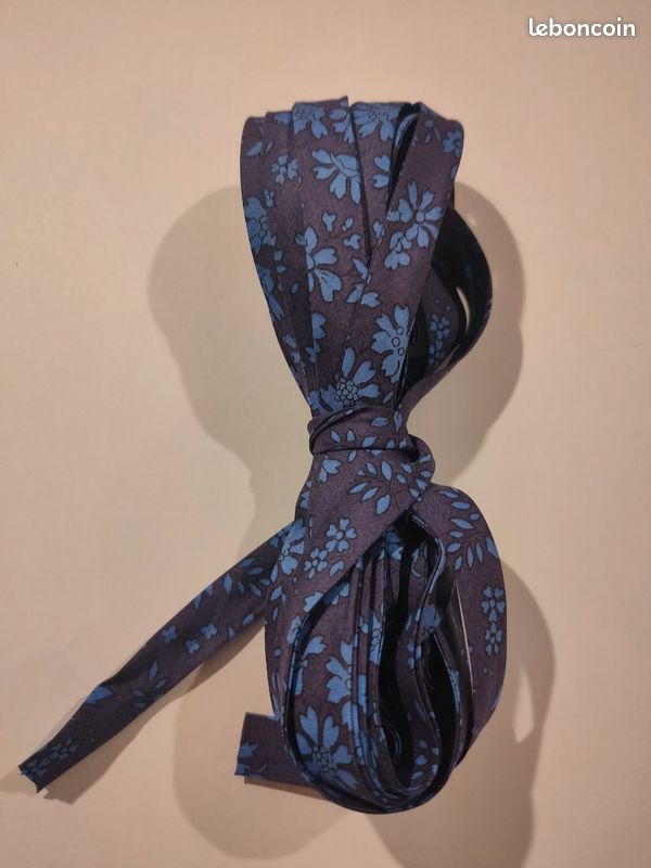 Destockage - 10 mètres de biais en véritable Liberty Eve