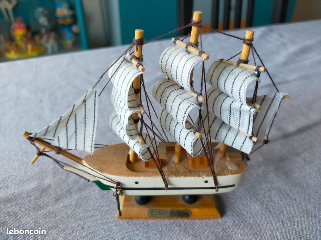 Maquette de bateau miniature (image 2)