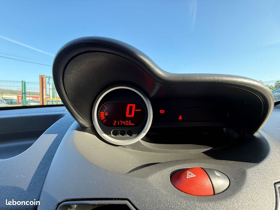 Renault twingo 2 phase 2 ethanol 1.2i - 16v 75cv 2014 (image 16)