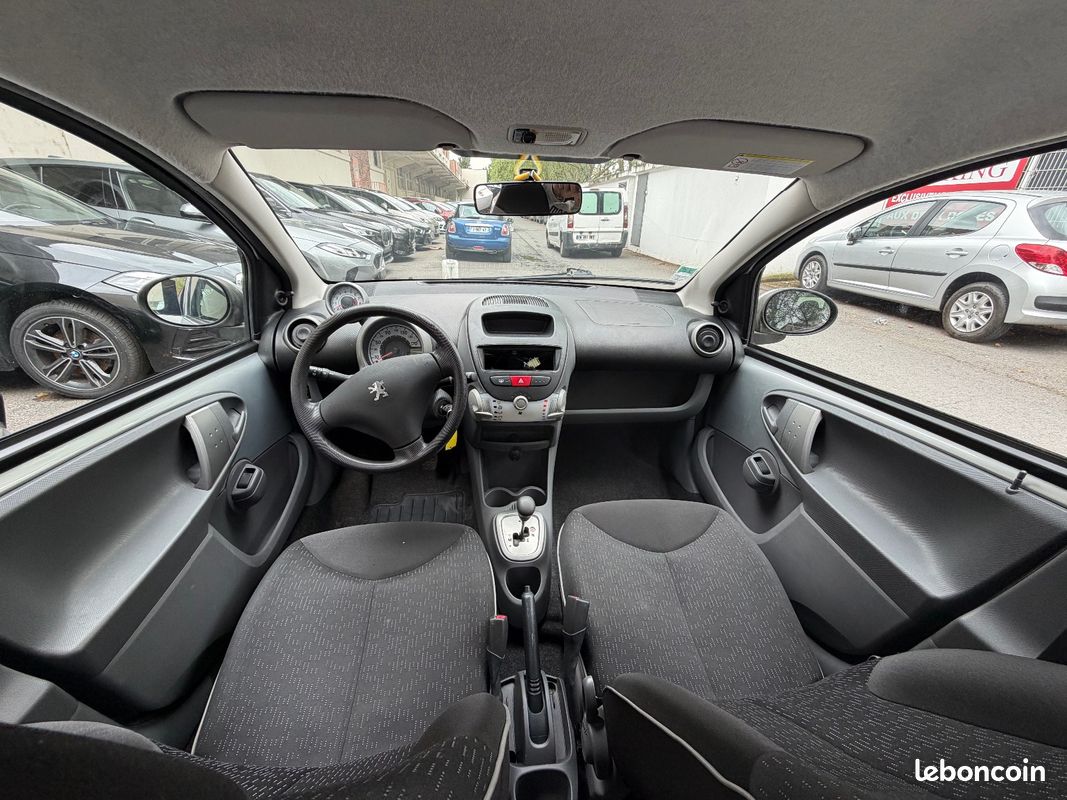 PEUGEOT 107 1.0e 12V 68ch BLUE LION Automatique (image 11)