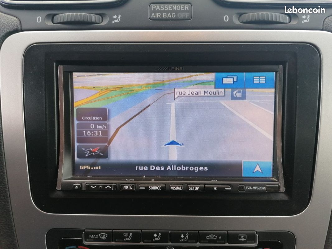 VOLKSWAGEN SCIROCCO 2.0 TDI 140 FAP Sportline DSG6 (image 12)