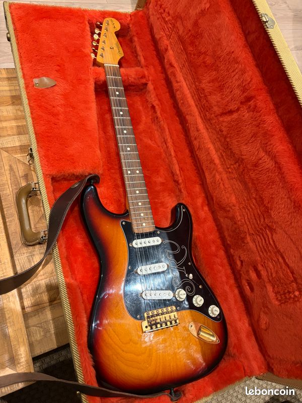 Guitare Fender Stratocaster SRV 1993 (image 10)