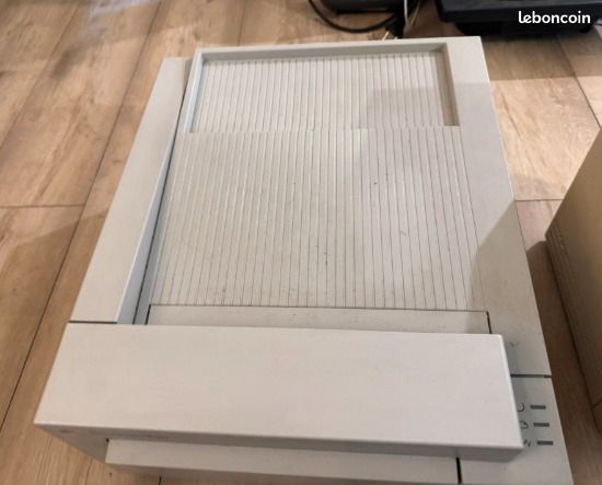 Macintosh Classic Apple (1990-1992) (image 6)