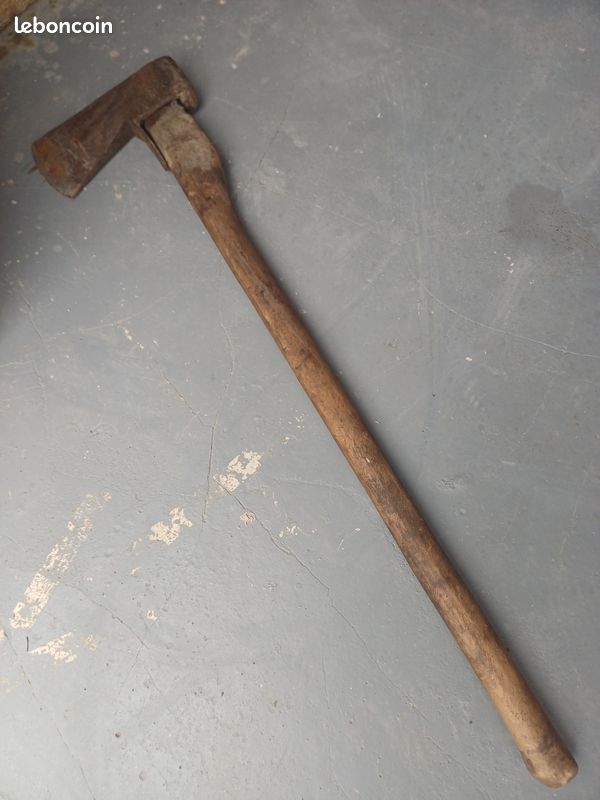 Hache manche en bois (image 2)