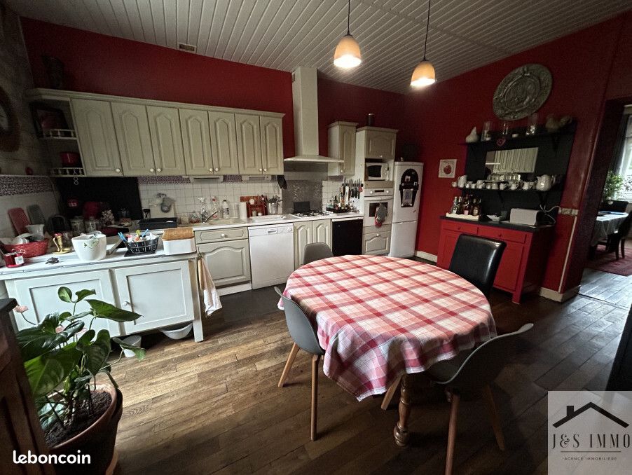Maison de ville 6 pièces 194 m² - Chabanais 16150 (image principale 4)