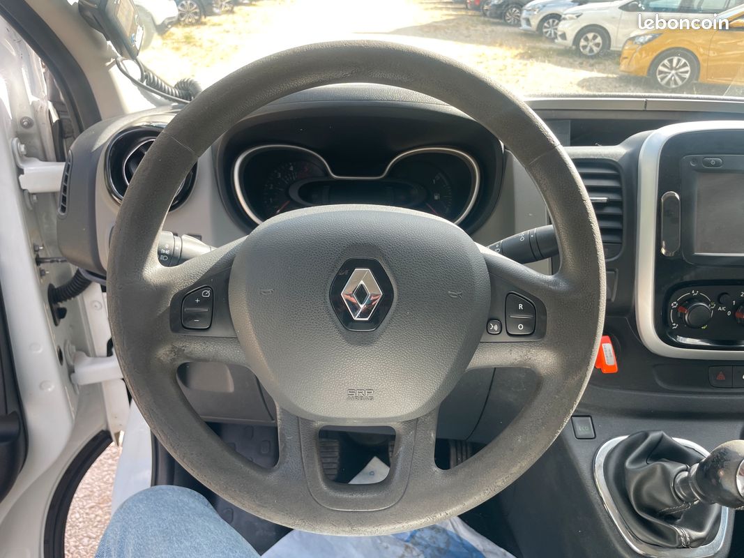 Renault trafic 3 grand confort l2h1 120ch diesel (9 992 HT) (image 7)