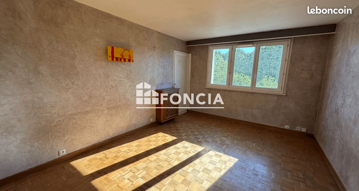 Appartement 4 pièces 77 m² · à Villeurbanne · 77 m² · 981 €