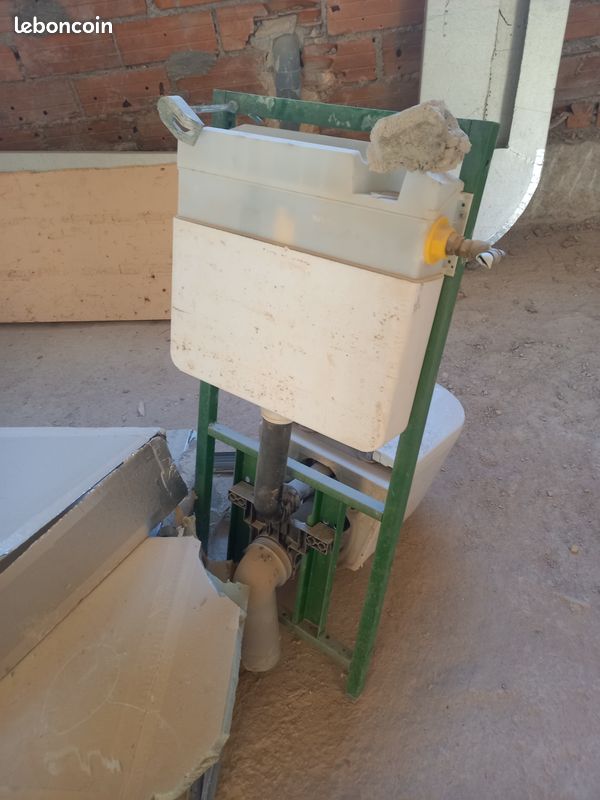 Toilettes suspendu (image 1)