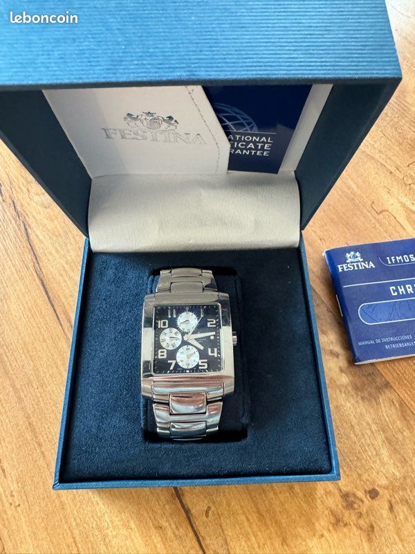 Montre Festina IFMOS60 chronographe carrée fond bleu Montres