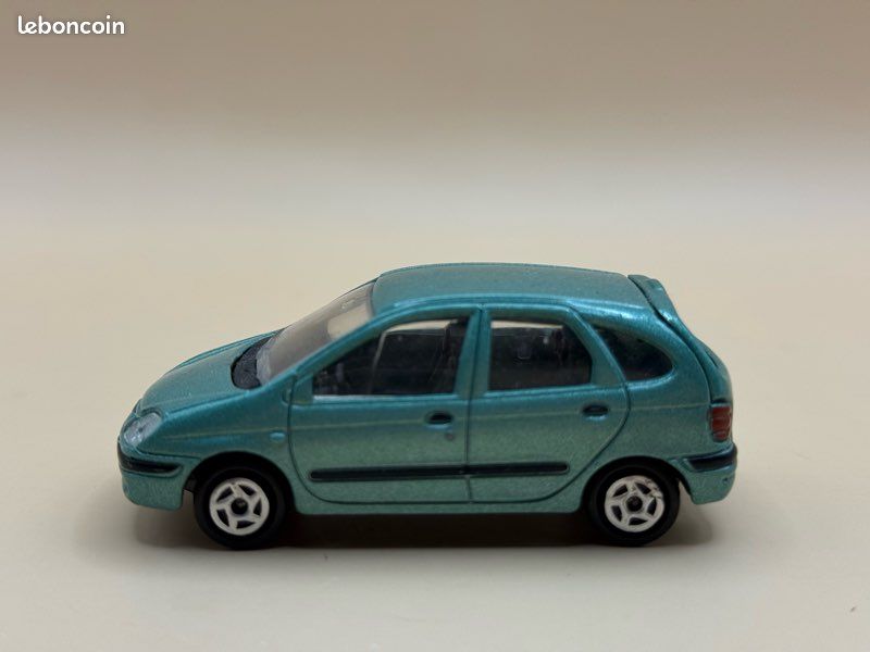 Majorette 1/57 Renault Scenic II (image 2)
