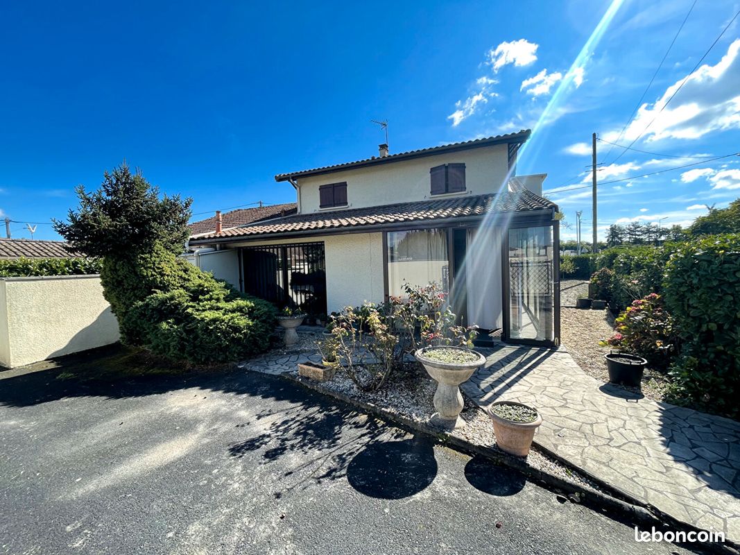 Maison 6 pièces 137 m² · à Villenave-d'Ornon · 137 m² · 393 000 €