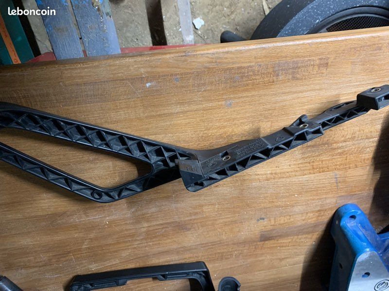 Poignée arrière gauche bmw r 1150 rt 2001-2004 (image 2)