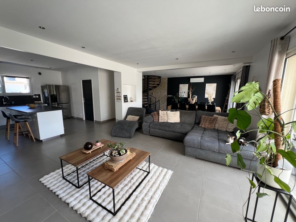 Maison 6 pièces 169 m² · à Châteauneuf-sur-Isère · 169 m² · 450 000 €