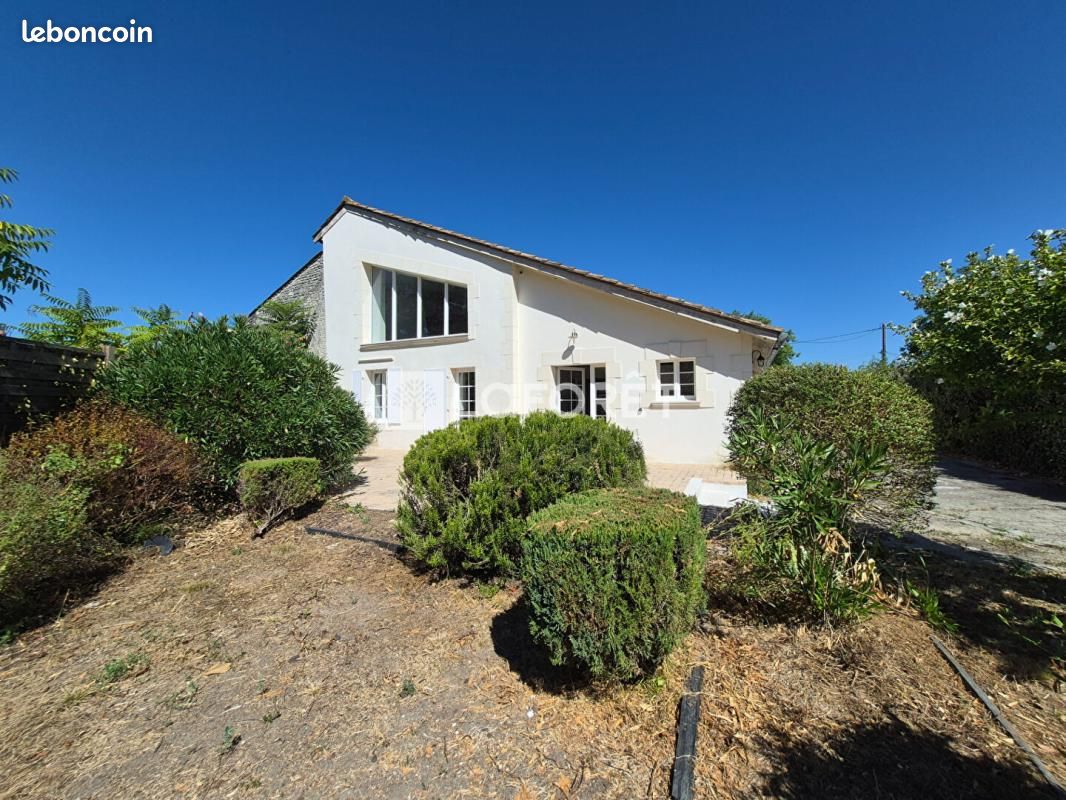 Maison 8 pièces 276 m² · à Jonzac · 276 m² · 222 000 €