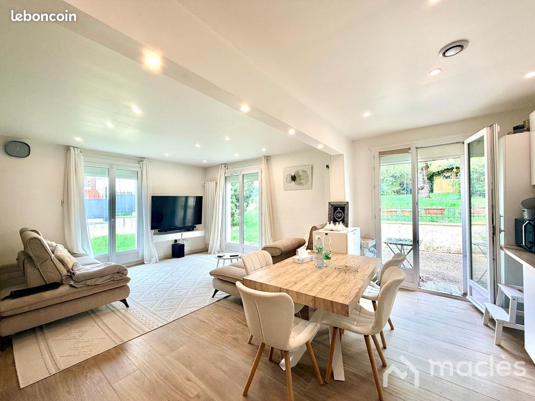 Maison 5 pièces 93 m² · à Montmagny · 93 m² · 384 000 €