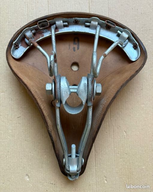 Ancienne Selle Vélo Cuir Triomphe - Marron - Fabriquée En France - Vélo De Ville