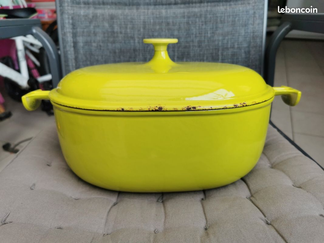 Cocotte en fonte LE CREUSET Enzo Mari La Mama 23 cm Vintage