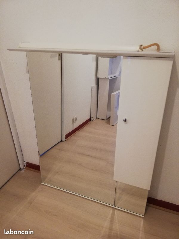 Miroir salle de bain (image 1)