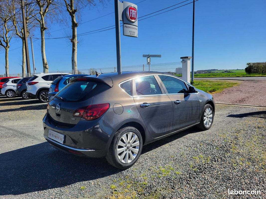 OPEL Astra 1.7 cdti 110cv "Pack Cosmo" (image 2)