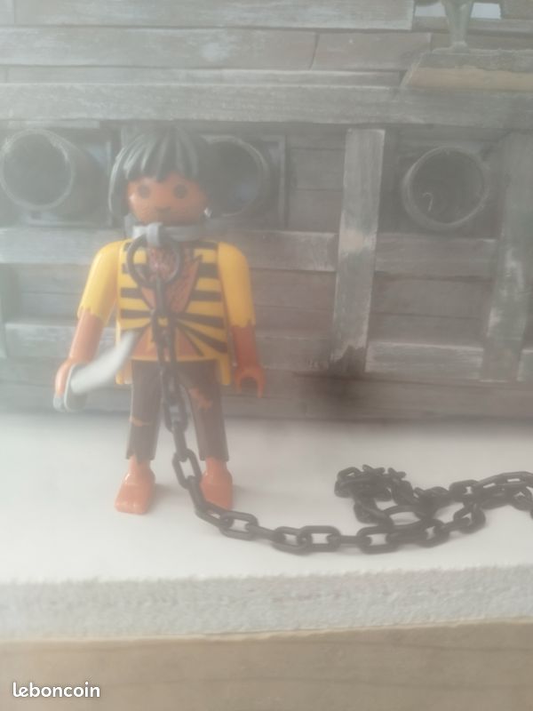 Playmobil pirate/prisonnier (image 1)