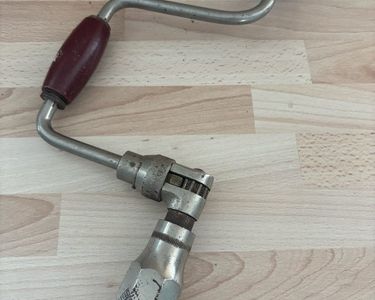 Perceuse à Main Vilebrequin Chignole Manivelle USRR (URSS) - Occasion - Acier Et Bois Vintage