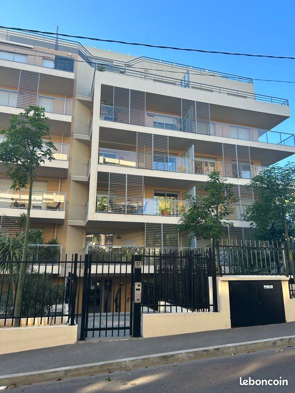 Lots parkings Moto · à Antibes · 17 500 €