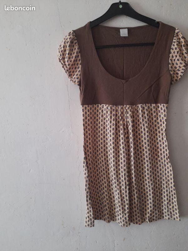 Robe courte (ou tunique) Camaïeu. Taille 1 97 % viscose, 3 % élasthanne. Longueur totale : 70 cm (image 4)
