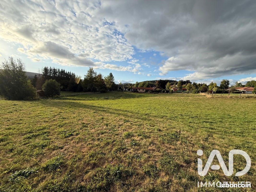 Terrain 2863 m² · à Viverols · 2 863 m² · 34 000 €